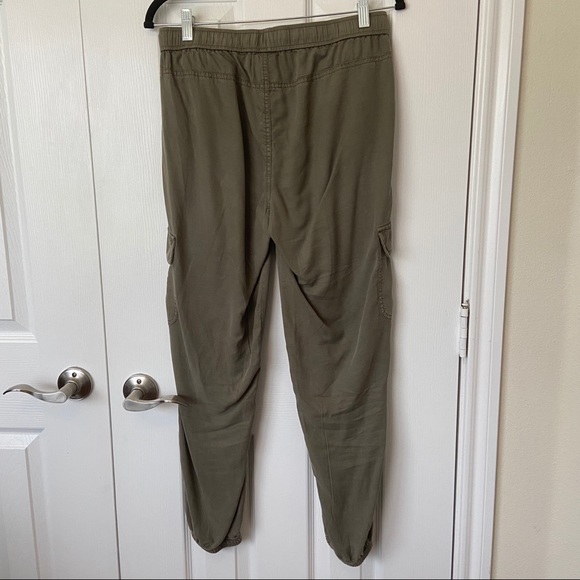 Baggy Joggers - Olive - Picture 2 of 3